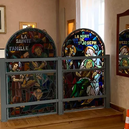 La Sainte Famille 3* Λούρδη