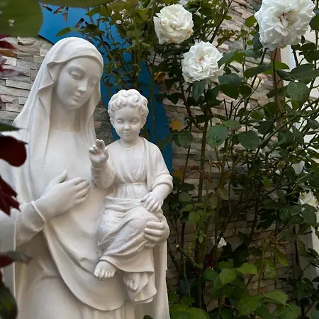 La Sainte Famille Πανσιόν