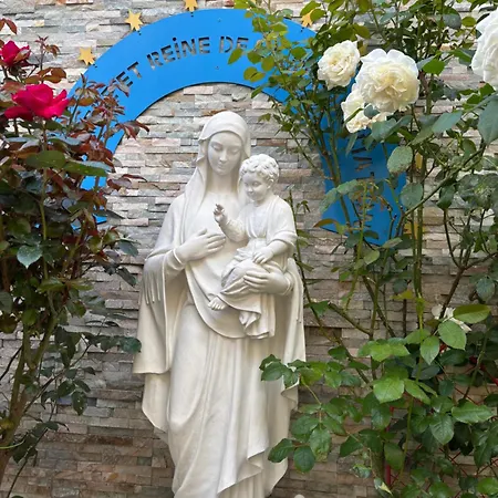 Πανσιόν La Sainte Famille