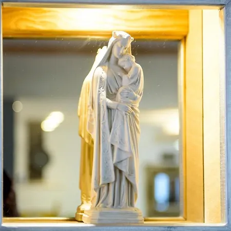 La Sainte Famille Pensión