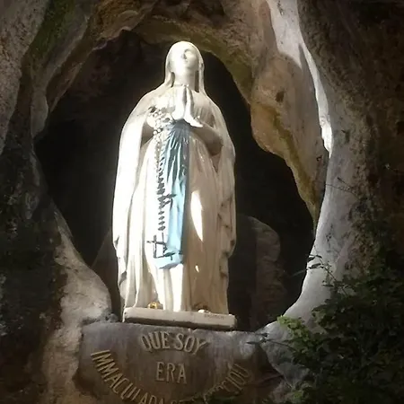 La Sainte Famille Pensión