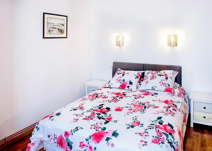 La Sainte Famille بيت ضيافة 4*