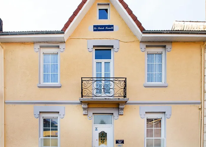 La Sainte Famille بيت ضيافة 4*